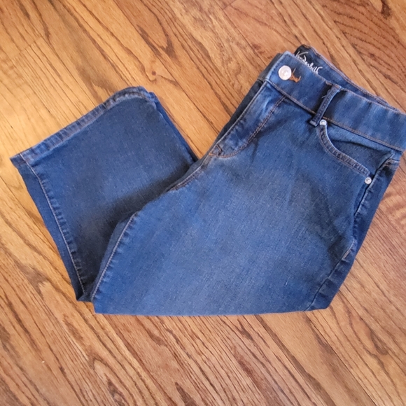 Skimmer Capris Slimming Effect Gloria Vanderbilt Mwdium Wash - Picture 2 of 7